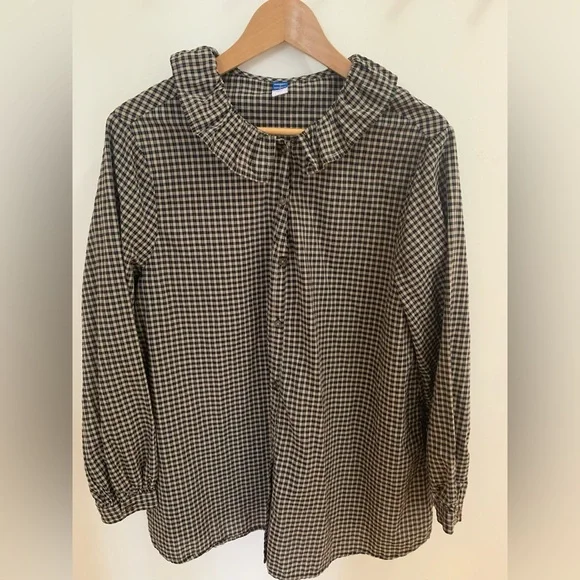 Maternity Checkered Button Down Shirt - Picture 2 of 3